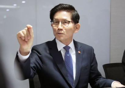 [전문]김문수 고용부 장관 "공수처 없어져야, 헌재도 문제"