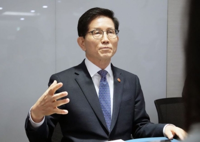 김문수 "청년 약자 우선해야…일자리 줄면 정년연장 어렵다"