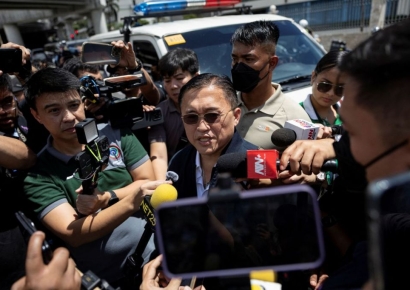 필리핀 두테르테 전 대통령 체포…7년간 살상 행위 조사