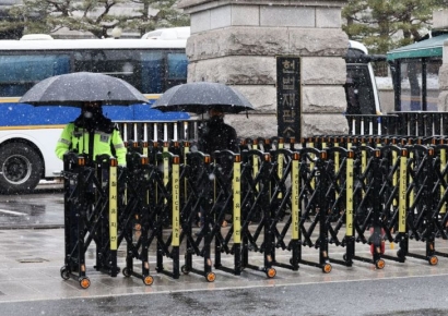 경찰, 헌재 게시판 '매크로 여론조작 의혹' 내사 착수 