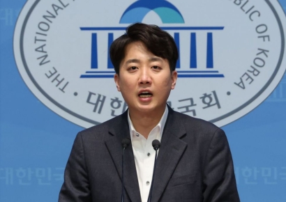 이준석 "윤석열·이재명, 모두 정치권서 퇴출돼야"