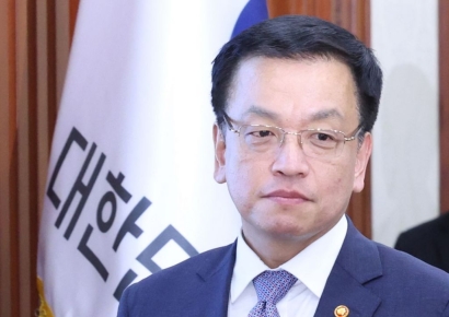 길어지는 崔침묵…우원식 '마은혁 답변 요구'에도 "계획 없어"