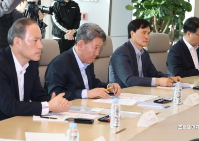 [포토] 안덕근 장관 발언 듣는 철강업계 CEO들