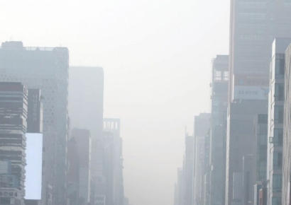 전국 뒤덮은 황사에 비까지 우려…내일까지 수도권 '매우 나쁨'