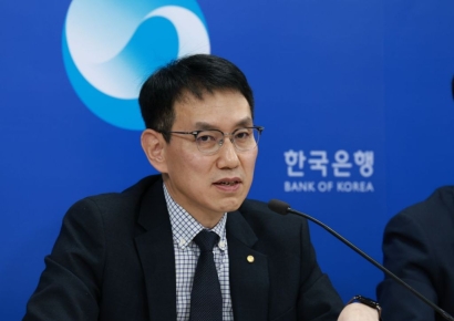 [일문일답]한은 "글로벌 통상환경, 기존 시나리오보다 좀 더 나쁜 상황"