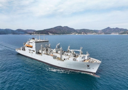 한화오션, K-해양 방산 새 역사 쓰다… 미 해군 함정 ‘월리 쉬라’호, 성공적 MRO 마치고 출항