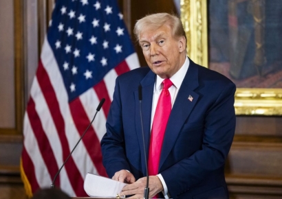 트럼프 "美 위스키에 관세 폐지 안 하면 EU 주류에 200% 관세" 