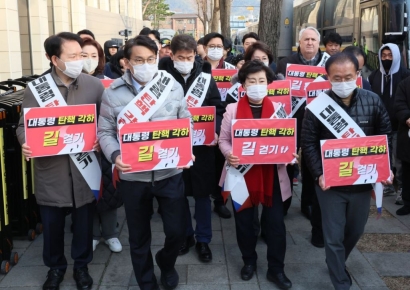 광주서 尹탄핵 반대 집회…전한길·윤상현 참석