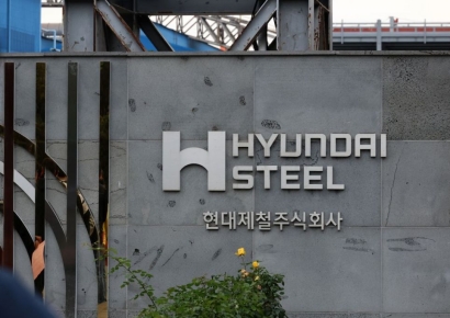 현대제철, 인천 철근 설비 절반 멈춘다…수요 급감에 '생산 구조조정' 가속