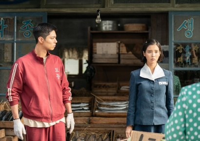 아이유·박보검 호흡 심상치 않다…물 들어올 때 노 젓는 제주