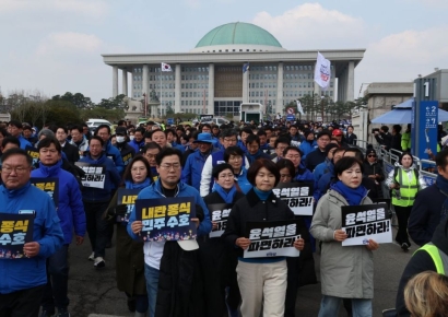 민주, 휴일도 광화문까지 행진…"금주 중 가장 빠른 날 탄핵 선고해야"