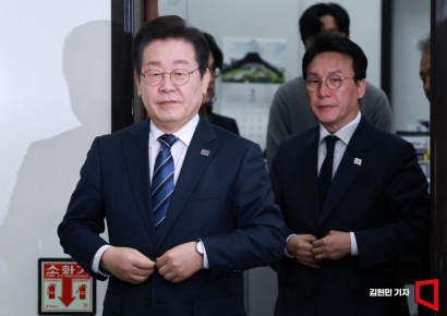 [포토] 최고위 참석하는 이재명