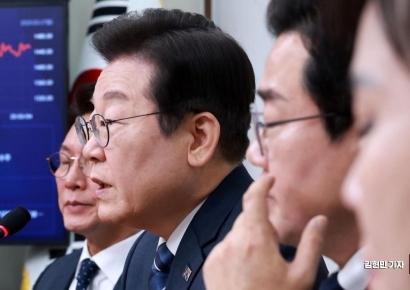 [포토] 이재명 "핵무장론? 불가능한 얘기…선동적 허장성세"