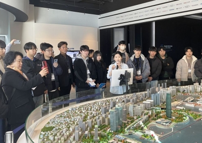 부산항만공사, 새손님 맞이… 북항재개발 홍보관 그래픽 콘텐츠 개편