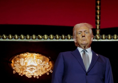 트럼프, 관세 철회 요구 車업계에 "안전벨트 매라"