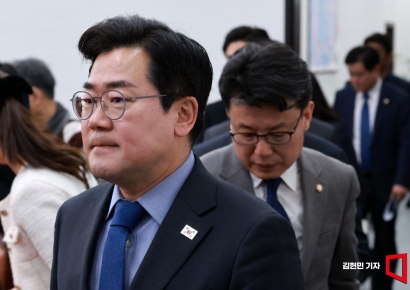[포토] 박찬대 “최상목, 참을 만큼 참았다…내일까지 마은혁 임명하라”