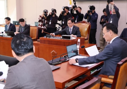 '김건희·마약수사외압 상설특검' 법사위 통과…20일 본회의로(상보)