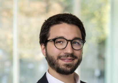 "전두환 계엄으로 학살 겪은 한국…민주주의 후퇴 원인은 계엄령 시도"[후퇴하는 민주주의]