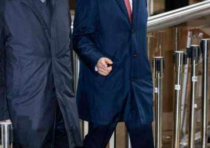 [포토] 법정 들어서는 조지호 경찰청장