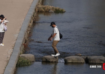 [포토] 가벼운 옷차림이 어울리는 날씨