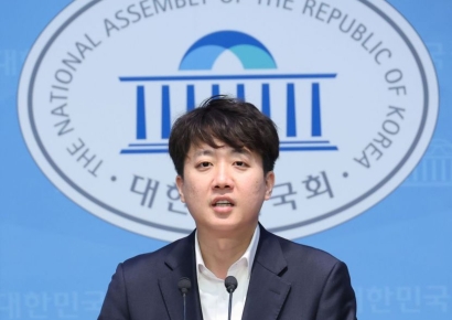 이준석 "연금개혁, 야합이다"…권성동 "국민 위한 결단"