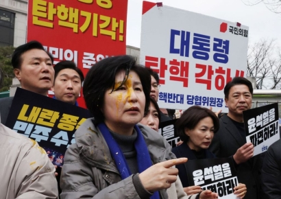 민주당, 천막당사 지어 ‘광장 정치’ 본격화