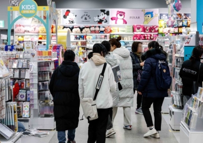 "로켓 해지하고 넘어왔어요"…쿠팡 위협하는 다이소몰 '오늘배송'[천원템의 진화]