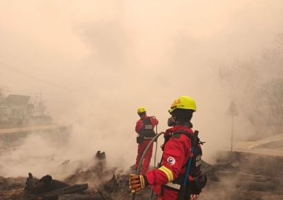 "못 지켜줘서 미안하다"…산청 진화 중 사망 공무원 유족 오열