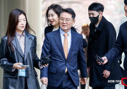 [포토] 서울중앙지법 도착한 윤 대통령 변호인단