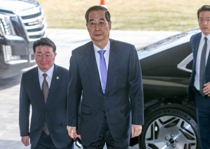 韓대행 "과격시위 각별 유의…불법행위 엄정대응" 긴급지시