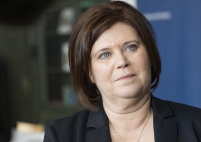 "22살 때 15살 소년과 사귀고 출산도"…아동교육부 장관 시인에 '발칵'