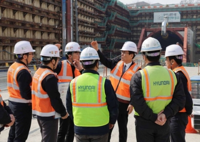 도로공사 함진규 사장 "추락사고 막자"…교량 건설현장 직접 점검