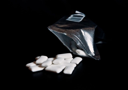 "껌 씹은지 2분 내 수천 개 나온다"…美 연구진, 미세 플라스틱 연구