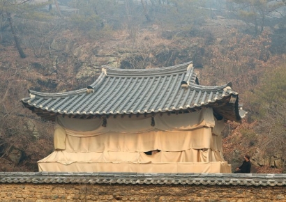 1000도 화마 막은 '기적의 천'…'만휴정' 극적 생환 비하인드