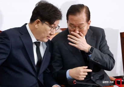 [포토] 대화하는 권영세-권성동