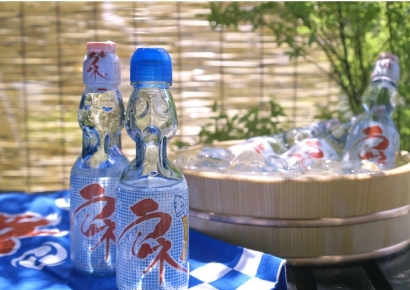 "이거 도대체 어떻게 마시는거야?"…'첫 만남은 다소 당황스러운' 日국민 사이다 이야기[日요일日문화]