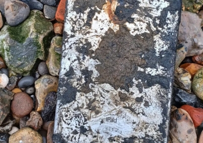 강 바닥서 5년 간 잠자던 아이패드…英 미제 살인사건 결정적 증거로