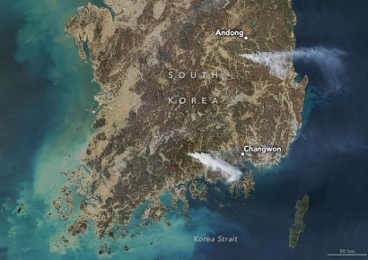 외신 "韓 산불, 사상 최악 자연재해"…NASA 위성사진도 포착