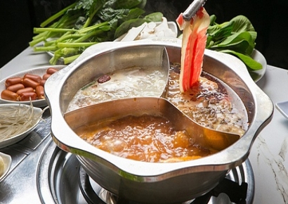 "손님 더 끌려고"…훠궈에 마약류 섞은 향신료 넣은 中 식당