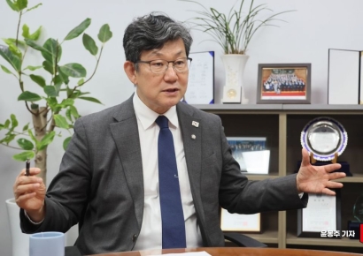 [상법개정 1년]④김남근 의원 "1순위는 의무공개매수제도…중복상장 금지도 법제화"