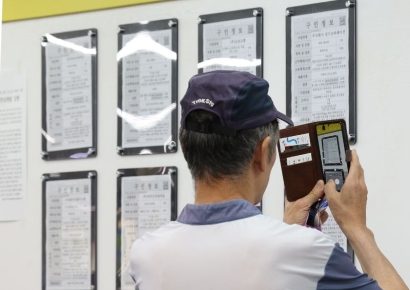 최저임금도 못 받는 55세 이상 근로자들…여성은 더 심각