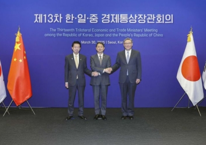 한일중, 다자무역·공급망 공조 강화…FTA 협상도 재추진