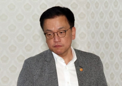 기재부 "최 부총리 美국채 매입, 최근 환율 변동과 무관"