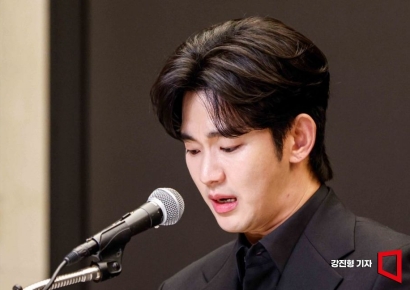 "김수현 소아성애자"…이정섭 감독, 명예훼손 혐의로 검찰 송치