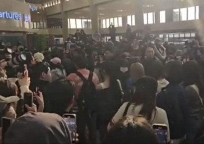 "뭐 대단하다고 반말이냐, 우리도 출국 좀 하자"…아이돌 과잉경호에 뿔난 시민들