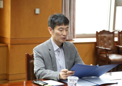 이복현 "서울 집값 급등영향, 점차 가계대출에 반영 중"