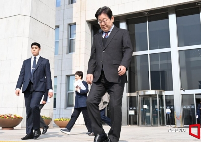 [포토] 국회 나서는 이재명 대표