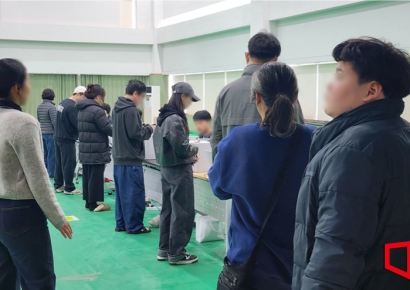 아산시장 재선거 사전 투표 저조...후보별 셈법은?