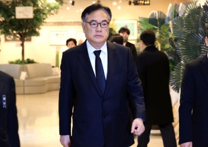 故장제원 빈소 찾은 정진석 "尹대통령, '가슴 아프다' 두 번이나 전화"