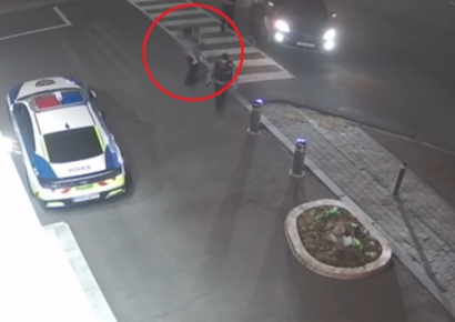 기저귀만 찬 아기가 홀로 6차선 도로서 '아장아장'…신고로 무사 귀가